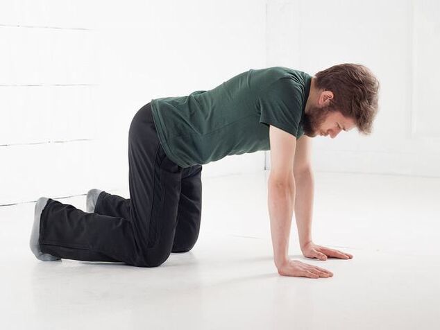Lo stretching e il pendolo, stare a quattro zampe, aiuteranno a rafforzare la potenza